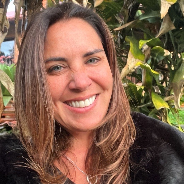 Dr. Elizabeth Santin